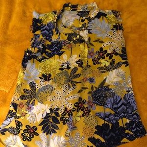 LOFT blouse. Size M. Great condition